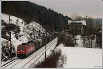 185 249 war der zweite und letzte der G�terzug den wir an diesem Tag fotografieren durften/konnten. Der aktuelle Fotostandpunkt befindet sich in Ingling, also schon in �sterreich. (04.01.11)