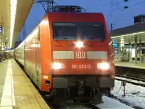 101 022 hat am 2.1.11 den IC 2256 (Frankfurt (M) - Saarbr�cken) in den Zielbahnhof gebracht.