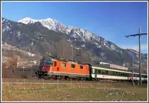 Vor dem Vilan verl�sst RE3832 mit Re 4/4 II 11214 Maienfeld. (04.01.2011)