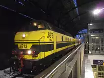 Die beiden Infrabel 6313 und 6225 schleppten am 28.12.2010 einen ICE in den Aachener Hbf