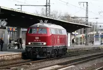218 387 auf dem Weg nach K�ln Bbf, bei der Durchfahrt in K�ln Messe Deutz am 09.01.2011.