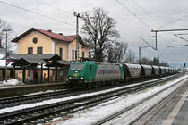 185 543 mit einem Rail4chem Getreidezug am 08.01.2011 in Postbauer-Heng.