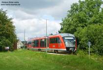 Petersaurach am 30.7.07. Der  Desiro  642 614-2 h�lt kurz am s�dlichen Bahnsteig, bevor er seine Fahrt nach Windsbach fortsetzt.