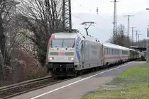 Die Hertha-Lok fehlte mir noch. 101 144 rast mit ihrem IC durch K�ln-West. Aufgenommen am 15/01/2011. 