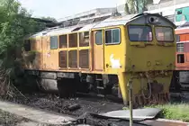 3107 (Krupp, Bj.1969, Fab.Nr. 4996) mit nur mehr einem Drehgestell abgestellt im Depot Hat Yai am 28.Oktober 2010. Zum Aufnahmezeitpunkt waren alle 31xx des Depot Hat Yai wegen Ersatzteilmangels abgestellt bzw. schon ausgemustert.
