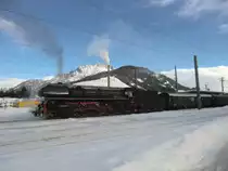 Auf dem Weg von Saalfelden nach W�rgl, legte 01 1533 einen Zwischenhalt im Bahnhof von Hochfilzen ein. Am 8. Januar war dieser Sonderzug
durch die winterliche Alpenlandschaft unterwegs.