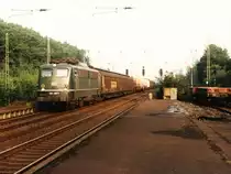 140 460-7 mit einem G�terzug in die Richtung Krefeld auf Bahnhof Viersen am 26-8-1997. Bild und scan: Date Jan de Vries.