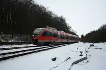644 031 und ein weiters Fahrzeug bef�hrt am 06.01.2011 die Einfartsweiche in Witterschlick