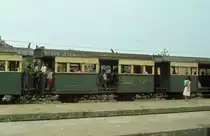Personenwagen  Bhf Rangkasbitung  28.09.80