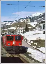 Ge 4/4 81  Wallis  ist eine der beiden Furkatunnelloks und war 1982 kurzzeitig bei der RhB im Einsatz, hier bei Saas im Pr�ttigau. (Archiv 1982)