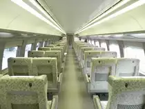 Green Class Wagen eines Shinkansen Series 500, aufgenommen am 08.11.2010 auf dem Weg von Shin-Yamaguchi nach Hiroshima.