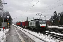 189 150 mit einem Containerzug am 08.01.2011 in Postbauer-Heng.