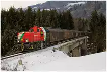 Gmeinder Diesellok D4 der STLB f�hrt mit Zellstoffzug SGAG 93425 von P�ls nach St.Michael. 
Allerheiligen 20.1.2011