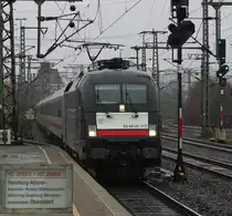 Einfahrt IC 2082  K�nigssee  mit 182 572 (ES 64 U2-072) in Fulda. Aufgenommen am 13.01.2011.