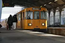 U Bahn am U Bahnhof G�rlitzer Bahnhof