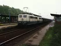 151 140-1, 151 097-3 mit G�terzug 49114 Dillingen-Maasvlak�te auf Bahnhof Viersen am 21-10-1992. Bild und scan: Date Jan de Vries.