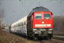 Die 232 117-2 fuhr am 29.01.2011 durch Ratingen Lintorf.
