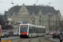 Niederflur-Stra�enbahn-Prototyp SOLARIS  Tramino  - 451, der erste Tag im Linie-Testbetrieb des Wagens auf Posener Stra�en, Głogowska-Str., 29.01.2011
