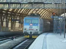371 201 eielte eben schnell zum Dresdner HBF und fuhr den IC wieder nach Prag.
29.1.11