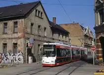 Zwickau Tw 905 in der Bosestra�e, 02.05.2001.