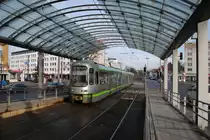 TW 2500 Verband f�hrt in die Haltestelle  Notelmeyerbr�cke in Hannover am 09.01.2011 ein.