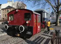 322 607-3 beim Fahrtag der Historische Eisenbahn Frankfurt e.V. auf der Frankfurter Hafenbahn/Mainufer am 30.01.2011 an der Haltestelle Eiserner Steg der HEF. Die ex K� 4293 wurde 1934 bei Krauss-Maffei, Fabr.-Nr. 15429, gebaut. 
