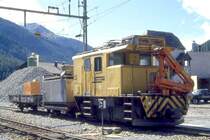 RhB L�SCHZUG f�r RH�TIA INCOMING am 09.09.1994 in Zernez abgestellt mit THYRISTOR-Traktor Te 2/2 74 - X 9048 - Kkl 7065. Hinweis: Te 2/2 74 Abbruch 2001, es war das 1. thyristorgesteuerte Fahrzeug der RhB Baujahr 1968, �bernahme 24.03.1969.
