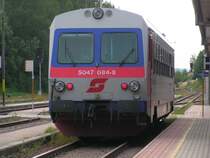 5047 084-8 bei der Abfahrt als Regionalzug nach Sch�rding Bhf. RIED 2005-08-27