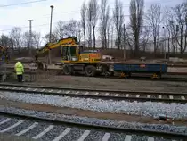 Zweiwegebagger mit H�nger am 09.Februar 2011 in Bergen/R�gen.