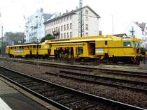 Diese Gleisbaumaschine stand am 12.12.05 in Worms.