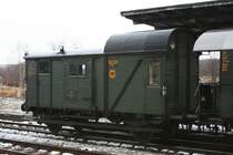 G�terzugbegleitwagen auf der Rennsteigbahn, im Bahnhof Ilmenau, am 04.12.2005