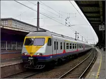 Obwohl die AM80 301 noch nicht renoviert wurde, sieht sie doch fast wie neu aus. Bruxelles Midi 06.02.2011 (Hans)