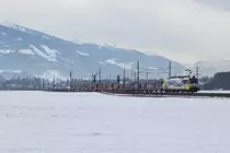 189 912 mit dem Autozug DGS 48862 am 29.01.2011 bei Schwaz.