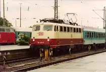 110 497-5 wartet im August 1997 mit ihrem RE nach N�rnberg Hbf in Crailsheim auf Ausfahrt.