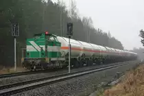 V 150-1 (LEW 16324) der PCK GmbH Schwedt auf dem Weg vom PCK zum Werkbahnhof Stendell. Bahn�bergang Torfbruch-Heuallee 24.01.2011