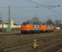 Zwei alte Ladys im neuen (Farb)Kleid. Nagut, soo neu ist es nun auch nicht mehr... 221 134 und 221 105 als Tfzf in Richtung S�den. Gesehen am 16.02.2011 in Eichenberg.