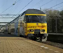 Hier kan mann gut sehen wie das effect am dunkle seiten bei ein gute Reflex-Kamera ist.
Die NS DD-AR mit regional von Dordrecht nach Leiden hier in Bf Dordrecht am 17.02 2011.