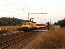 1310 mit EC 150 K�ln Hbf-Amsterdam CS bei Ginkel am 6-10-1997. Bild und scan: Date Jan de Vries.