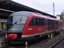 Seltener Gast in Rostock 642 177-0 vom BW Dresden-Altstadt als RB12 von Rostock Hbf Richtung Graal-M�ritz kurz nach der Ankunft im Rostocker Hbf.(05.03.2011) 