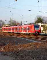 Als RB33 verl�sst der 425 065-0 Rheydt Hbf am Abend des 8.M�rz 2011 mit dem Ziel Aachen.
