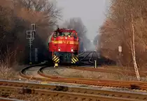 Aus Richtung Neuss kommend f�hrt hier am 4.3.2011 die MAK der Neusser Eisenbahn mit der Nummer 277 809-0 und einem Kalksilozug in Grevenbroich ein. Ihr Ziel ist der �bergabebahnhof Oberaussem.

