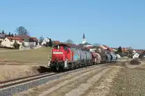 294 898 mit der �bergabe von Hirschau nach Amberg am 08.03.2011 in Gebenbach.