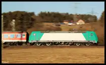 Nachdem die Strecke wieder freigegeben war musste ich nochmals einen Perspektivenwechsel machen. So findet sich 185 634 mit der S3 (Neumarkt-N�rnberg) in einer Mitzieheraufnahme wieder. (07.03.2011, P�lling)