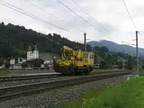X628 001-0 in die Richtung W�rgl bei Brixen im Thale am 18-8-2010.