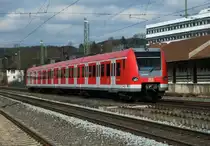423 670 der S-Bahn M�nchen, durchfuhr am 10.3.11 den Bahnhof Kronach Richtung Saalfeld(S).