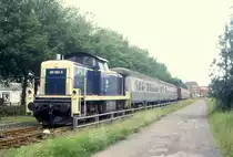 291 092 im Personenverkehr von Emden Hbd zum Aussenhafen, 20.06.1984.