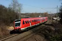 Bogenschnell durchfahren die ehemals wei�en 612 990/490 + 479/979 Limbach (Vogtl.) am 08.03.2011 als IRE 3088. In diesem Bereich sind die Elektrifizierungsarbeiten des Streckeabschnittes Reichenbach (Vogtl.) - Hof schon relativ weit fortgeschritten. 