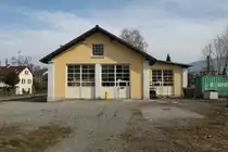 Spurensuche bei der BWB.(1902-1983)Die ehem.3 st�ndige Lokremise in Bregenz-Vorkloster.Auf der Betonplatte rechts,stand die Tanks�ule f�r die Dieselloks.12.03.11