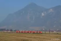 Hier ist ein ET der BR 425 als RB 79067 nach Kufstein beim Kloster Reisach Richtung Oberaudorf unterwegs. Aufgenommen am 5.03.11.