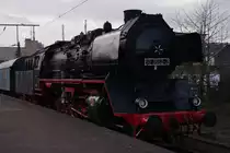 Lokportrait von 50 3552-2 mit dem  Zug der Erinnerung  in M�nchengladbach Hbf am 11.03.2011